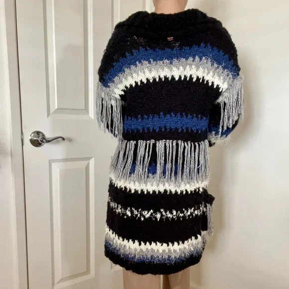 ❌SOLD❌FL&L x Knitz 💕🍋 • Crosby fringe cardigan in black and navy - Picture 7 of 14